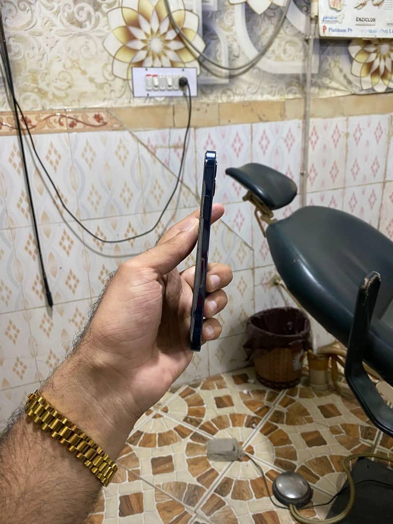 Apple iPhone 12 5