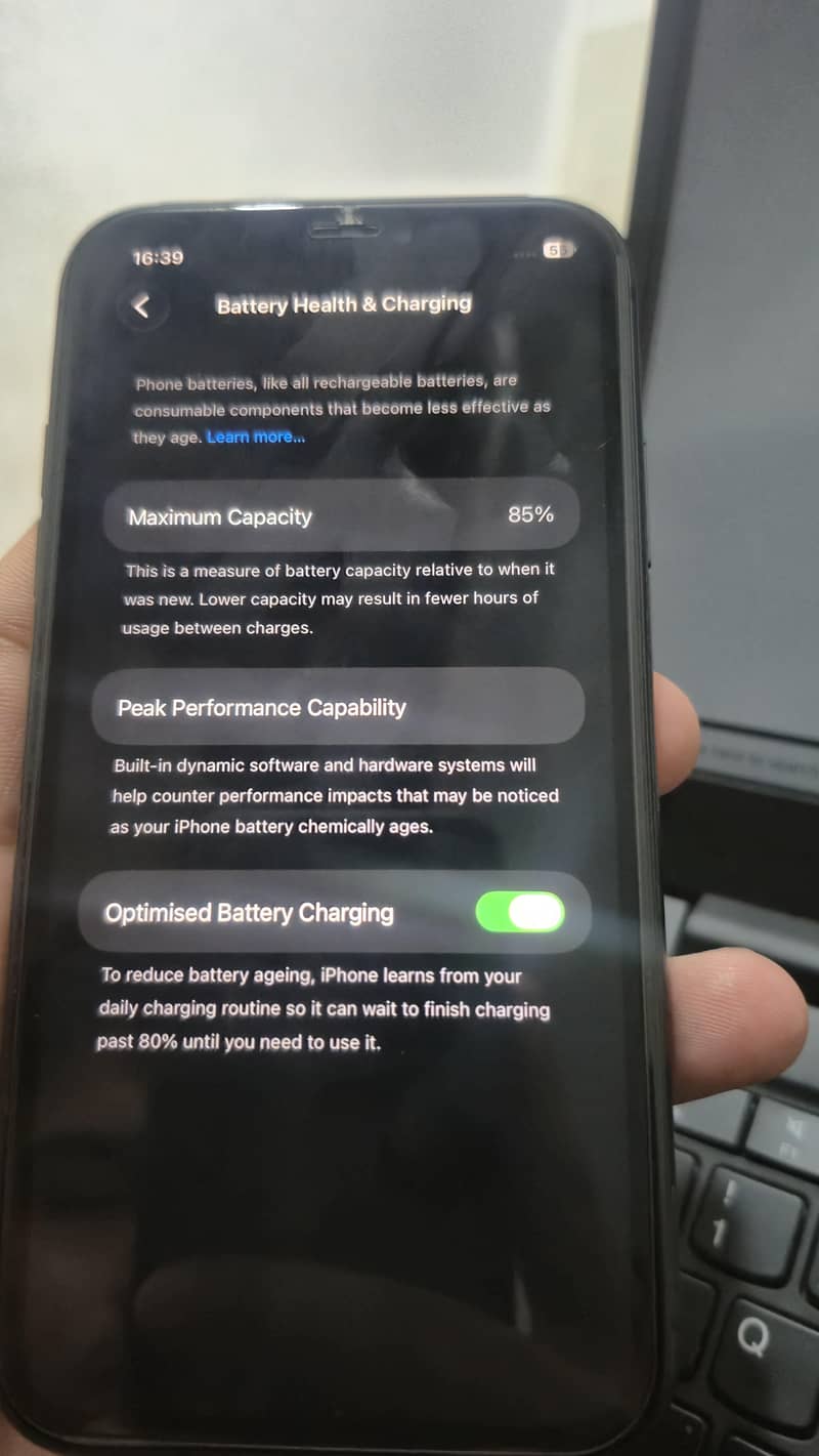 Apple iPhone 11 4