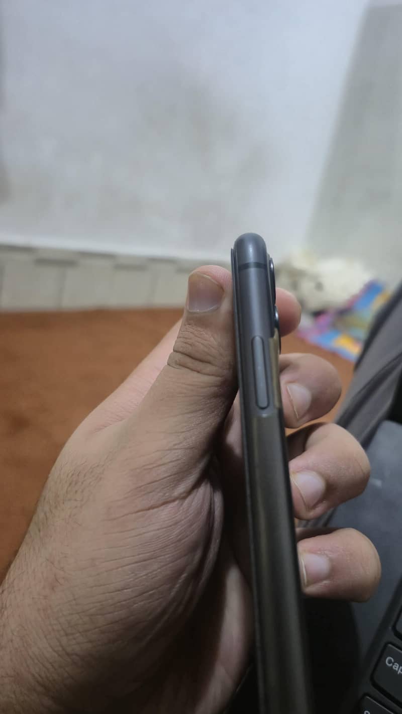 Apple iPhone 11 5