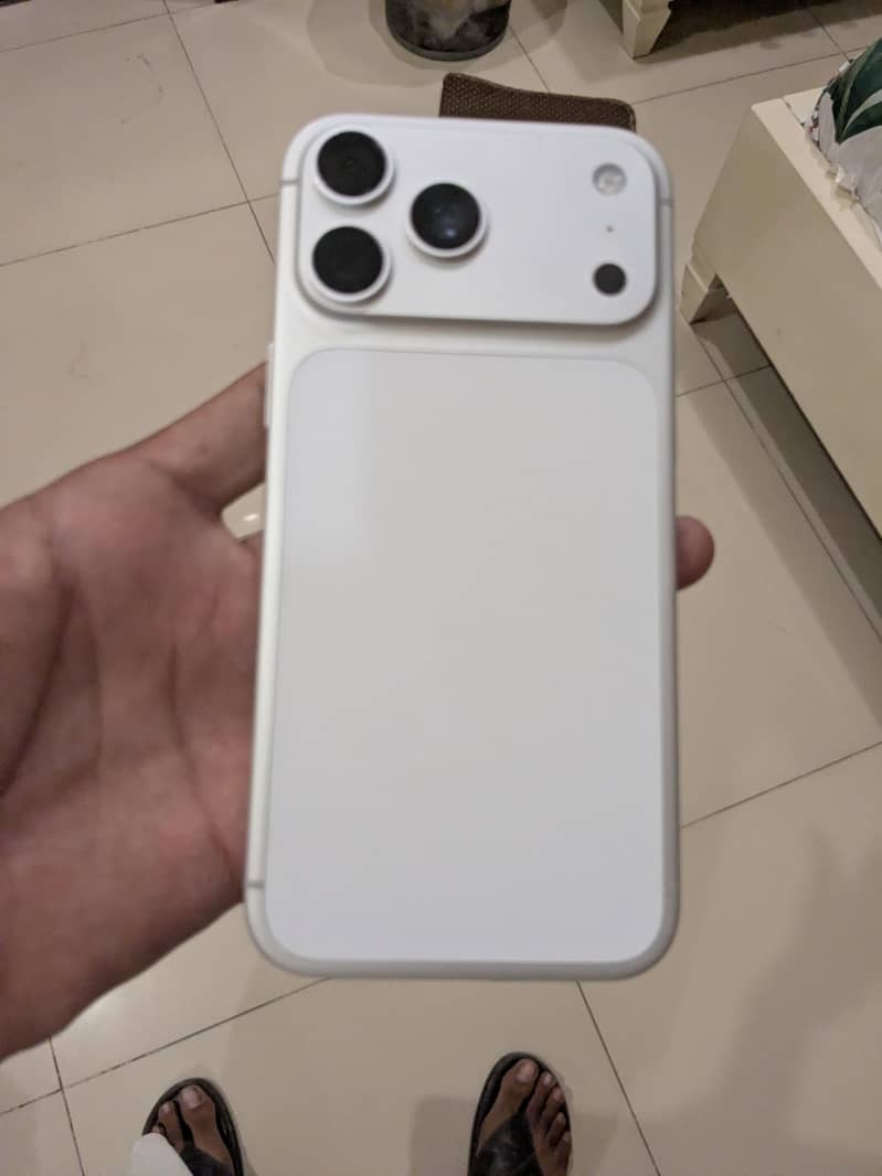 Apple iPhone 17 Pro Max 5