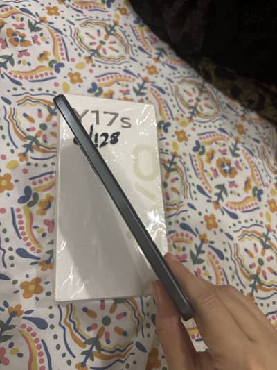 Vivo Y17s