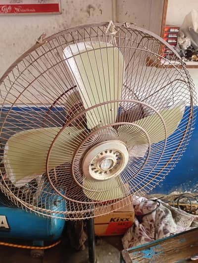 padestal fan