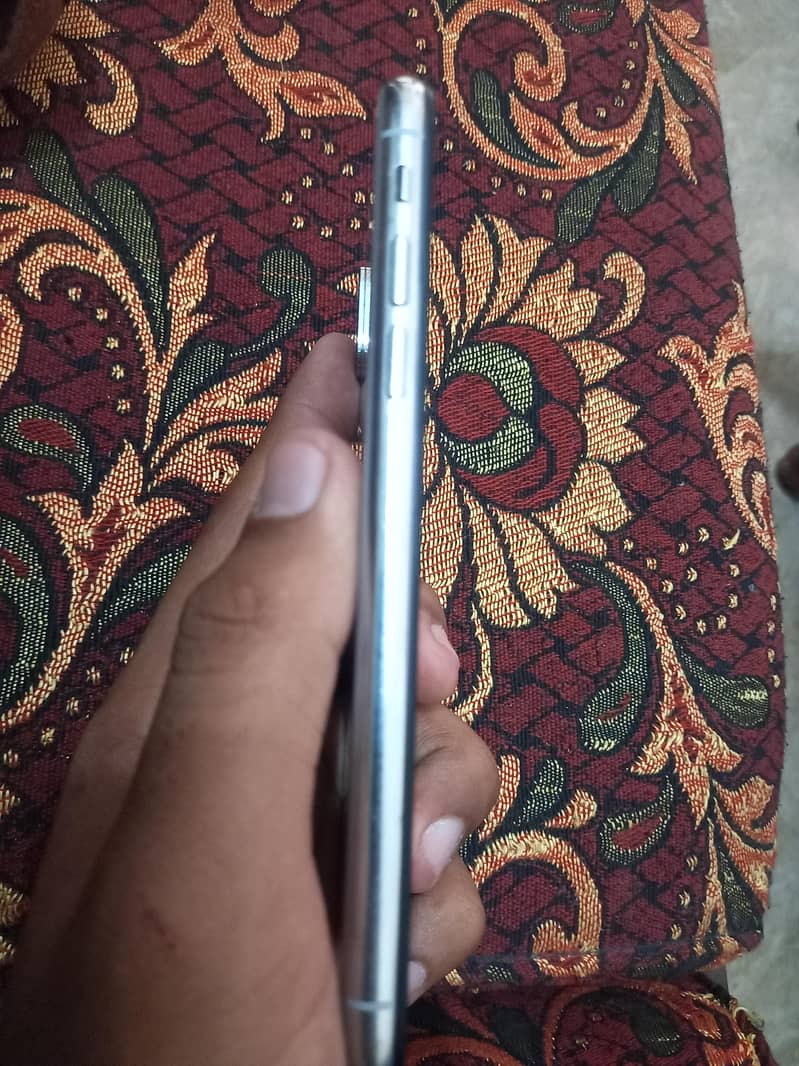 Apple iPhone X 1