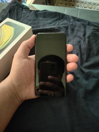 Apple iPhone SE 2nd generation 128 gb PTA