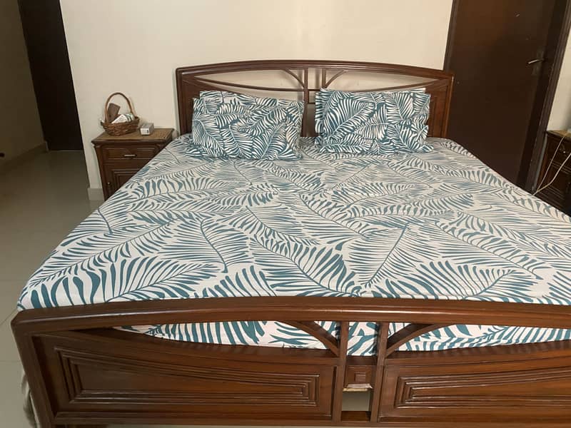Bed set and dressing table 1