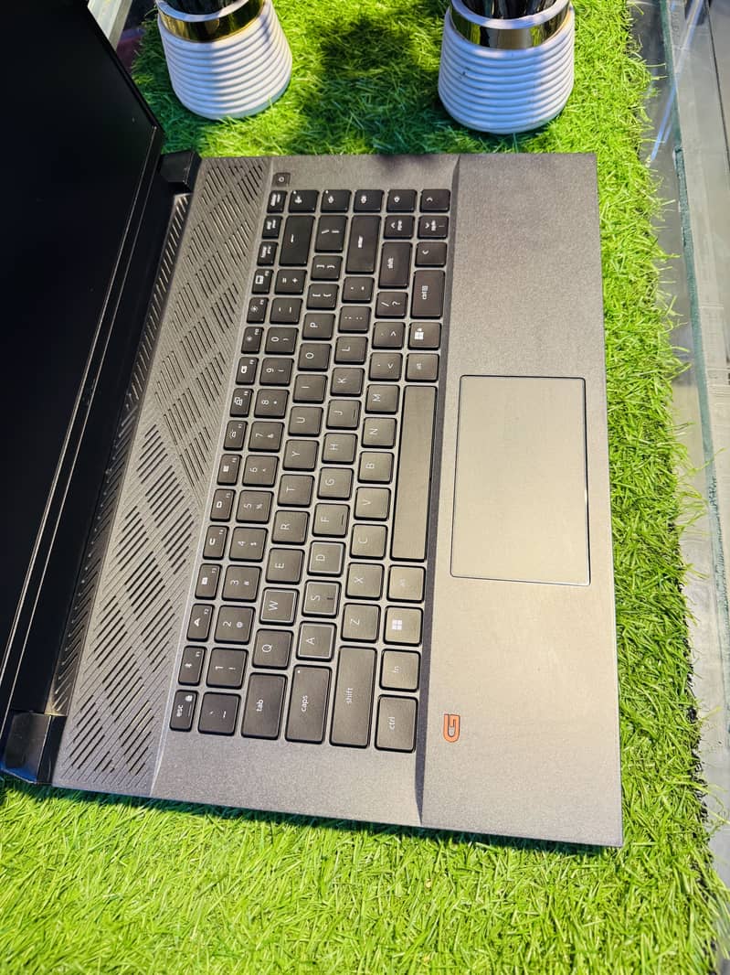 Dell D16 7620 5