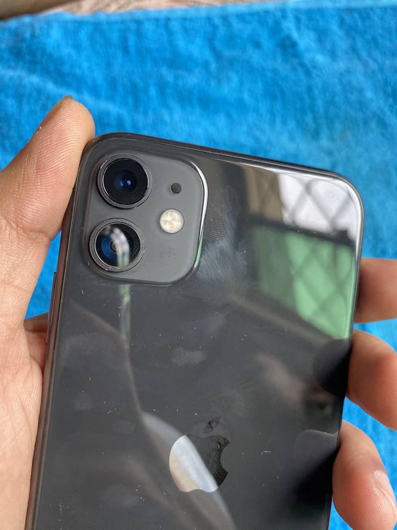 Apple iPhone 11 3
