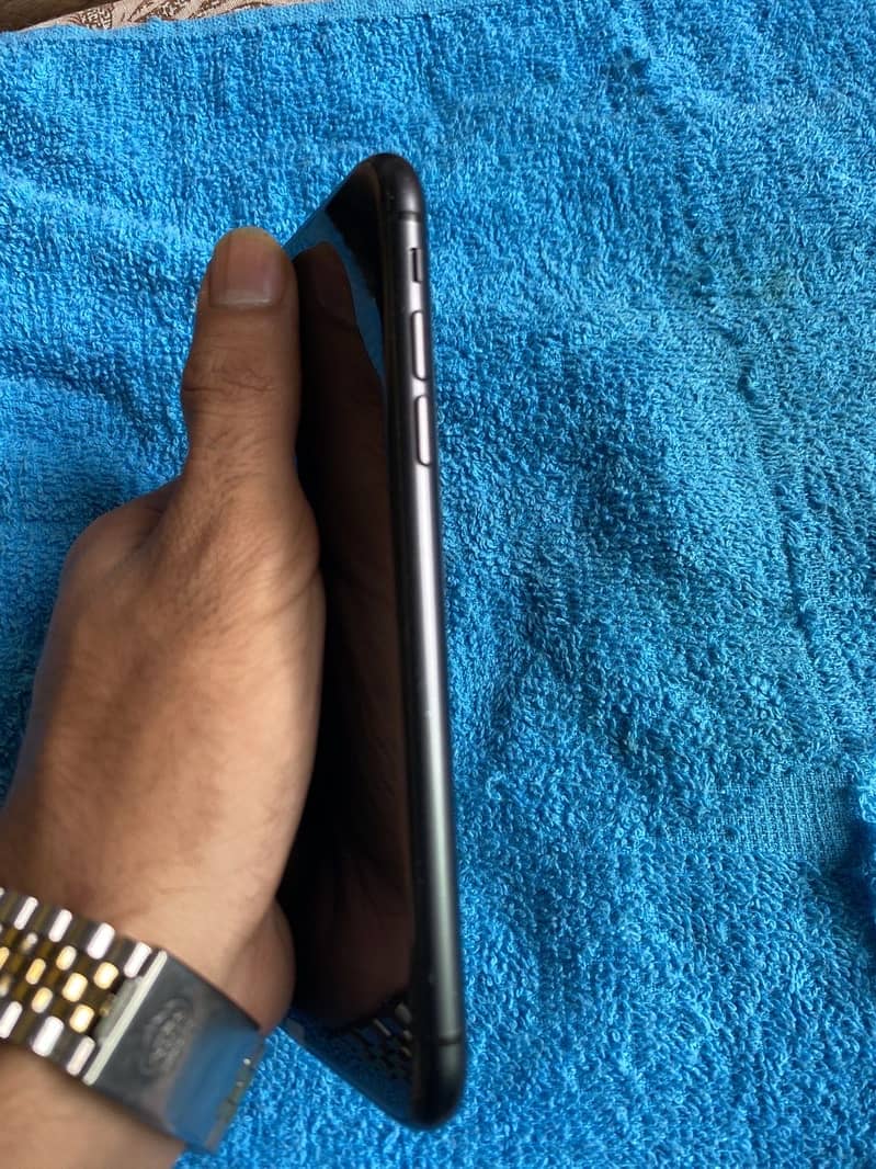 Apple iPhone 11 5