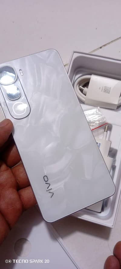 Vivo Y400