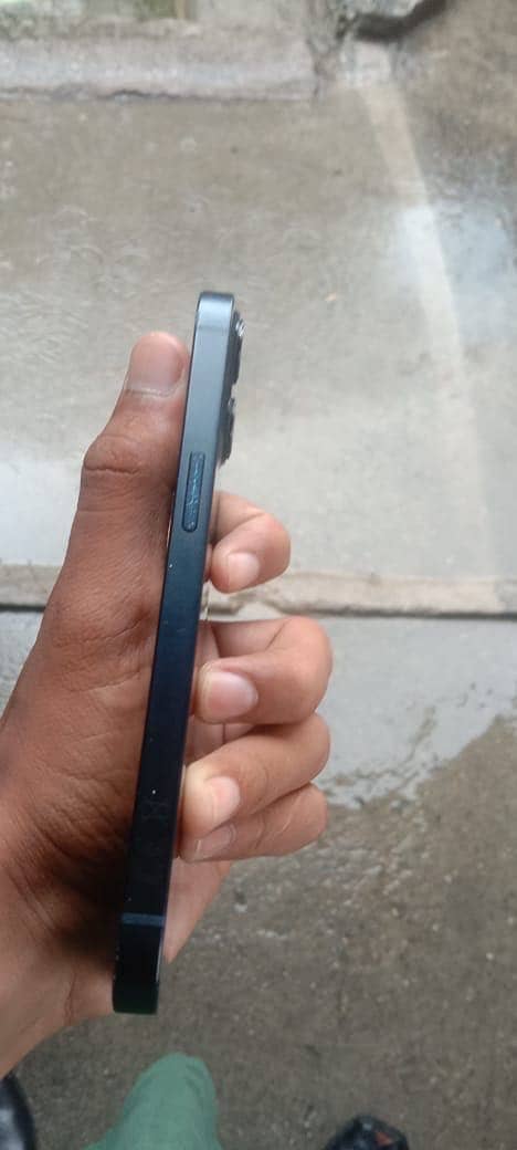 Apple iPhone 13 3