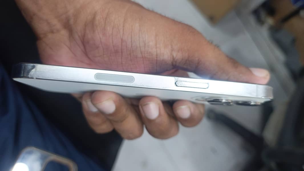 Apple iPhone 13 Pro 1
