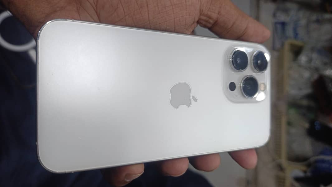 Apple iPhone 13 Pro 2