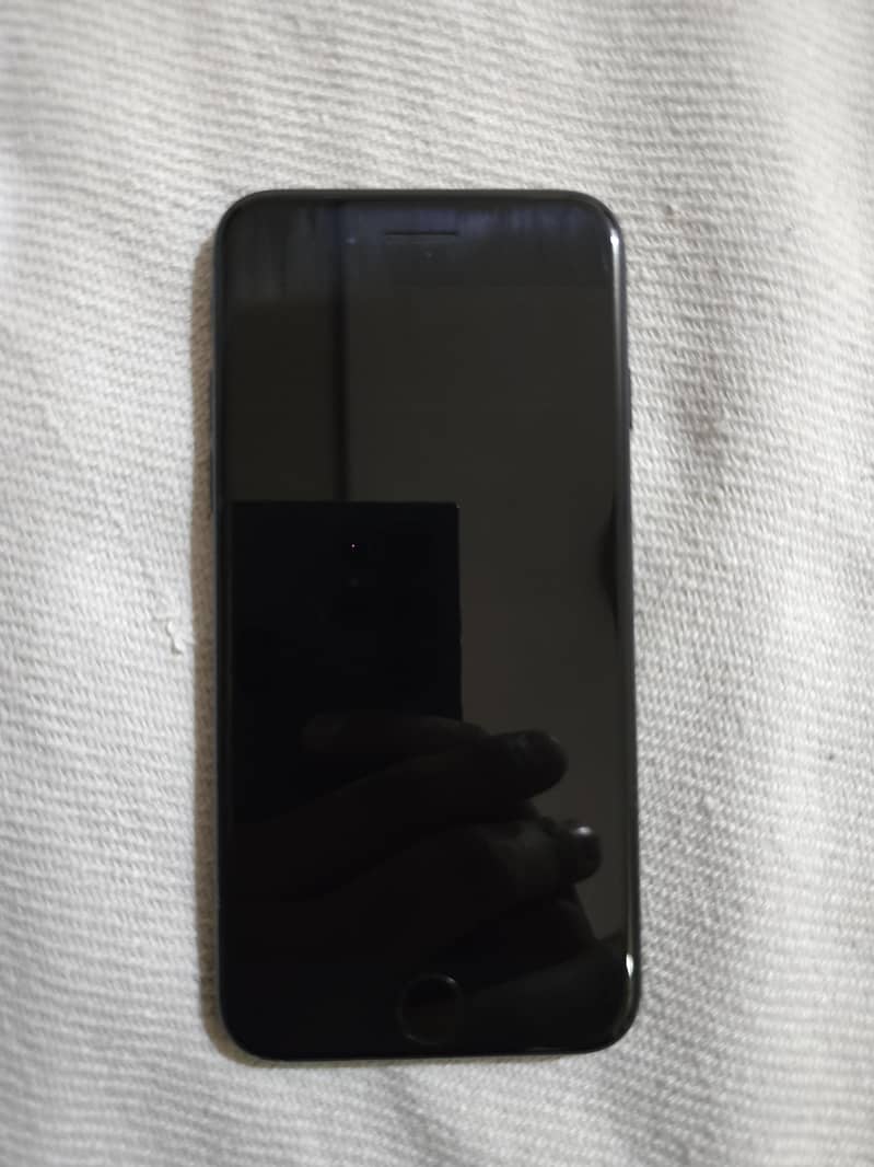 Apple iPhone 7 1