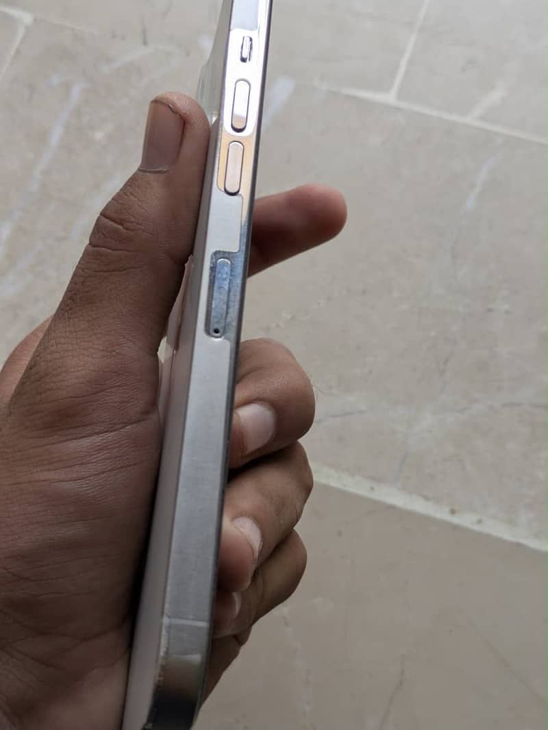Apple iPhone 14 Pro Max 1