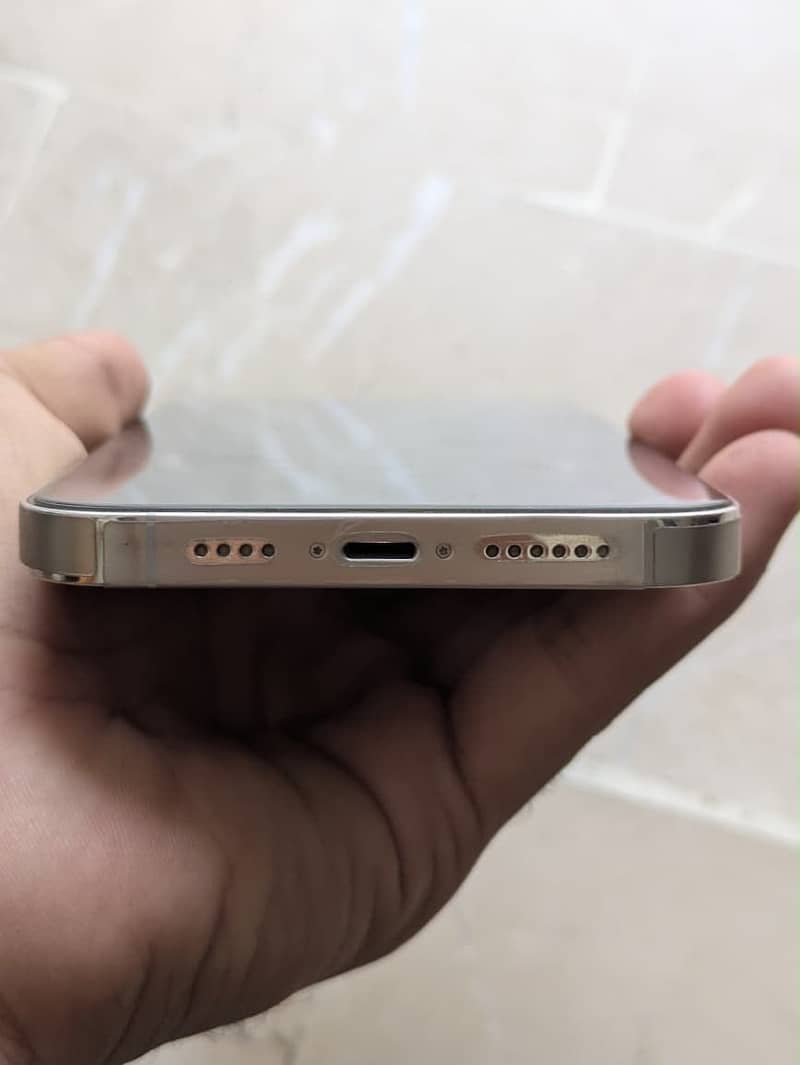 Apple iPhone 14 Pro Max 2