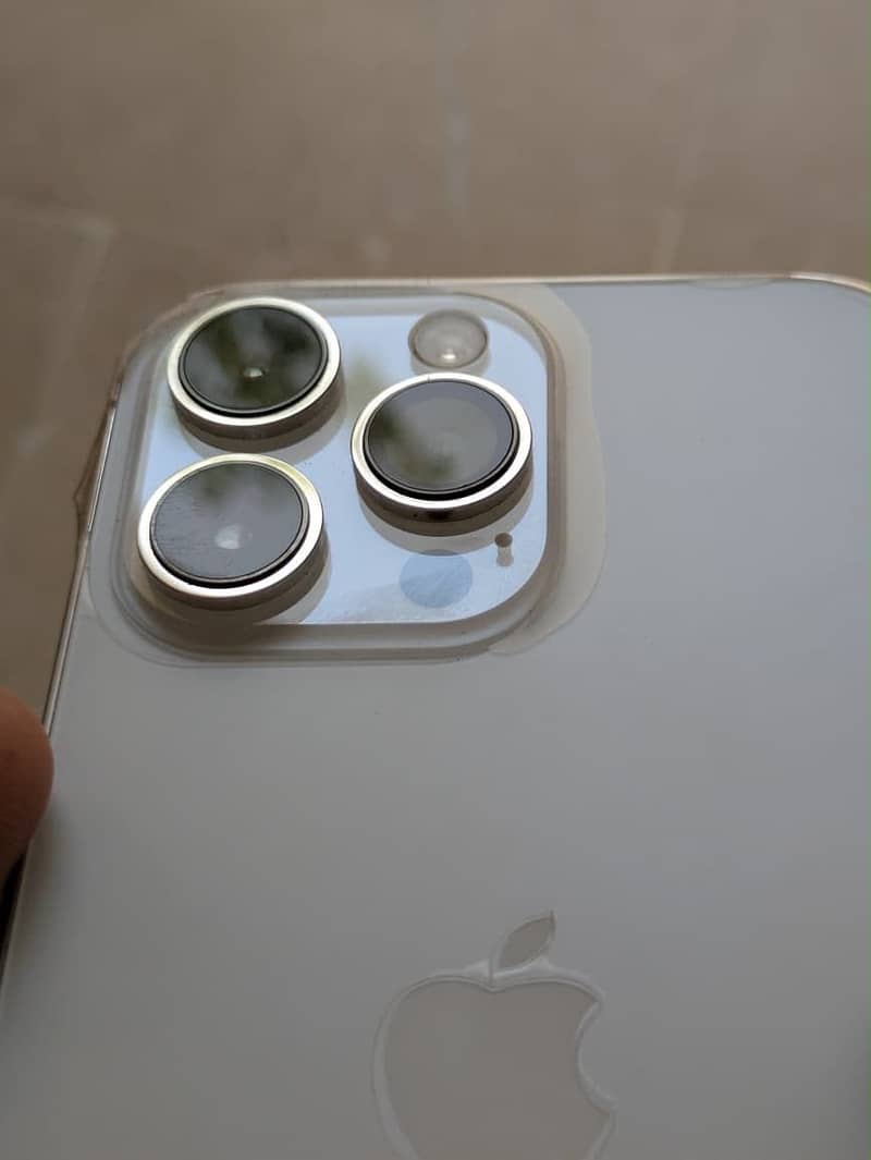 Apple iPhone 14 Pro Max 6