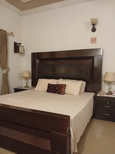 Used Wooden Bed with two sidetables and dressing table