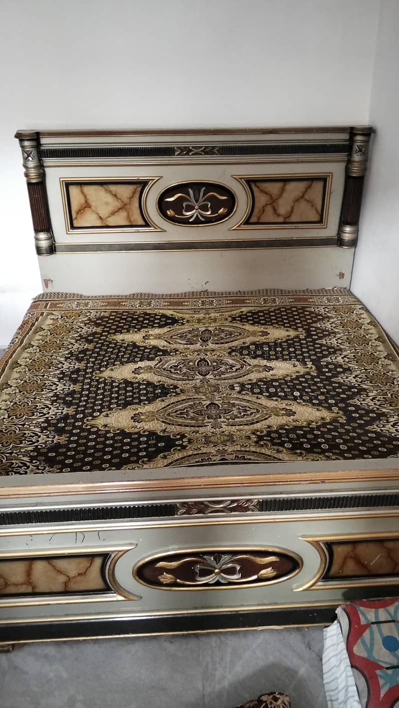 Queen bed 3