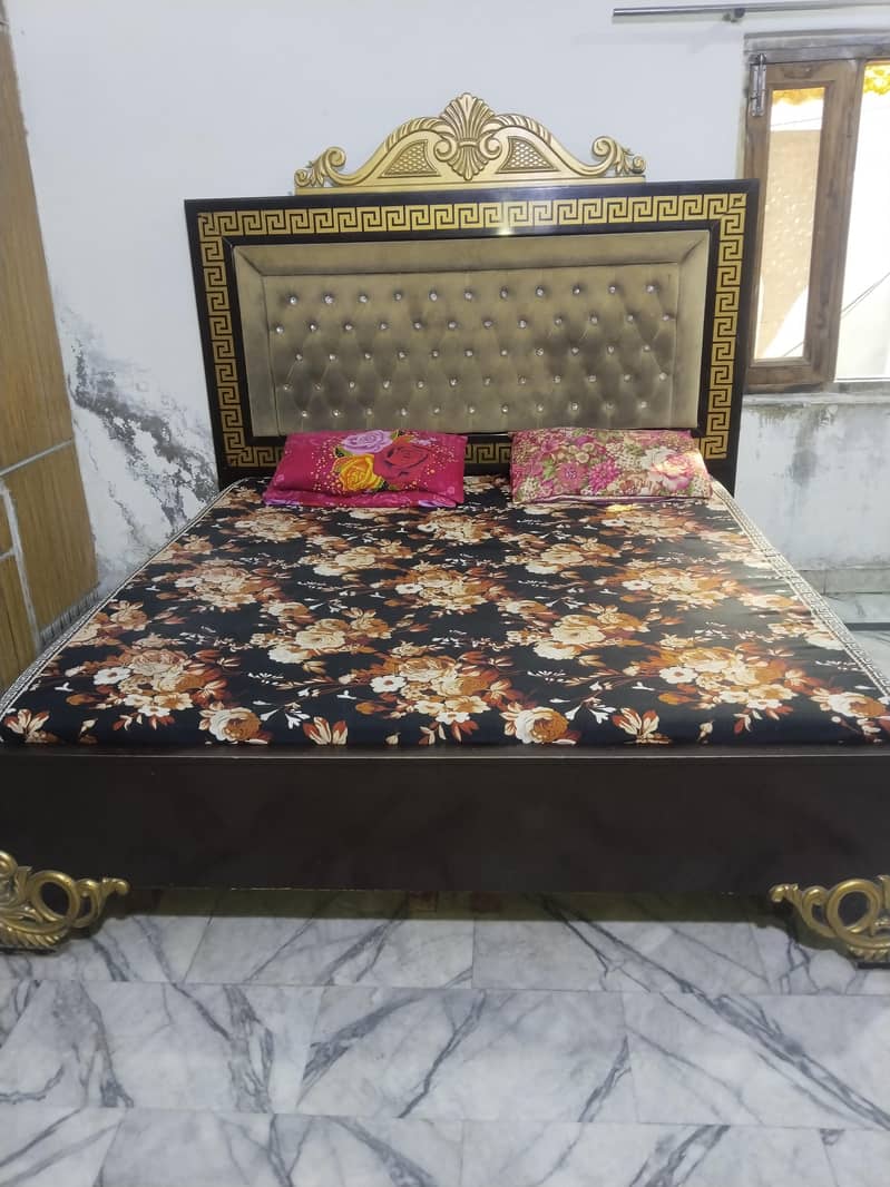 complete bed set 0