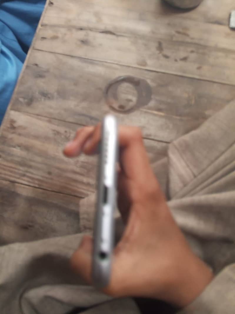 Apple iPhone 6S 2