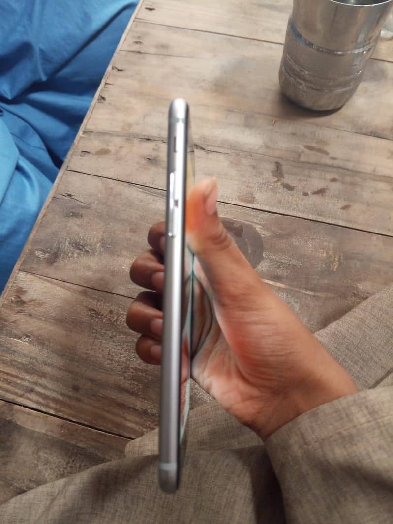 Apple iPhone 6S 5