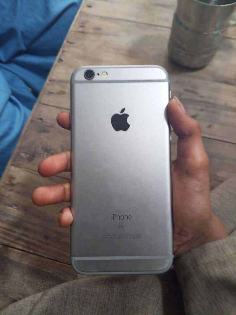 Apple iPhone 6S 9