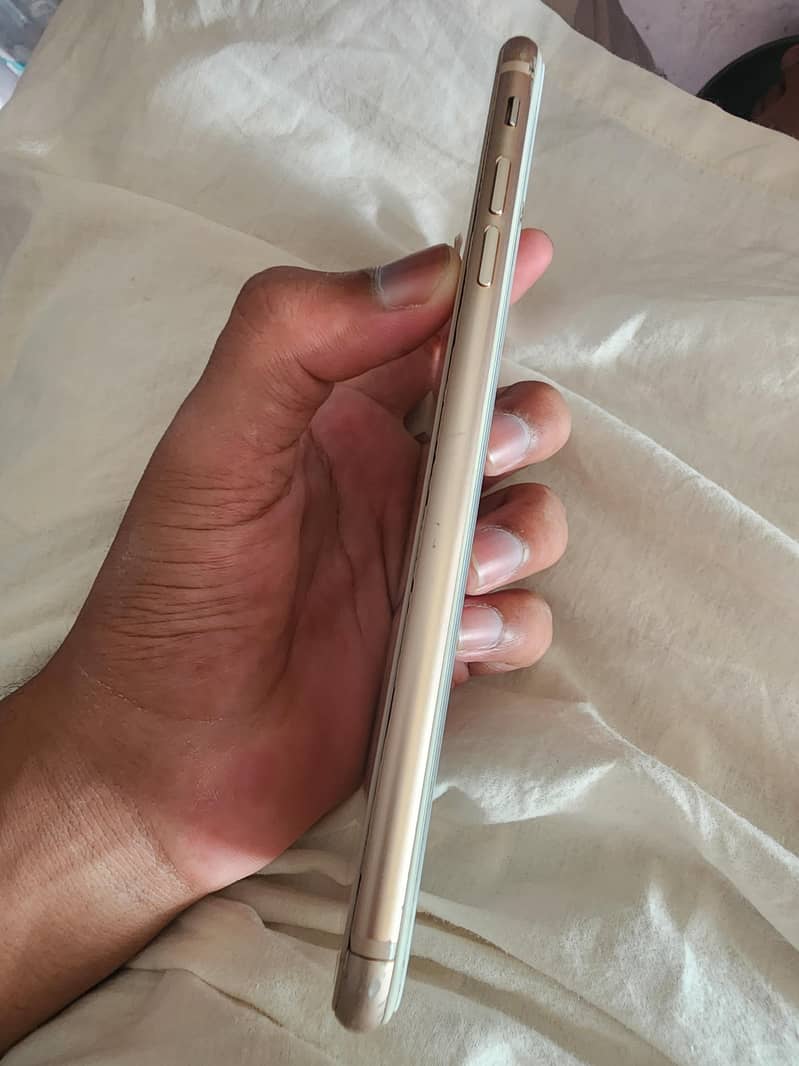 Apple iPhone 8 Plus 1