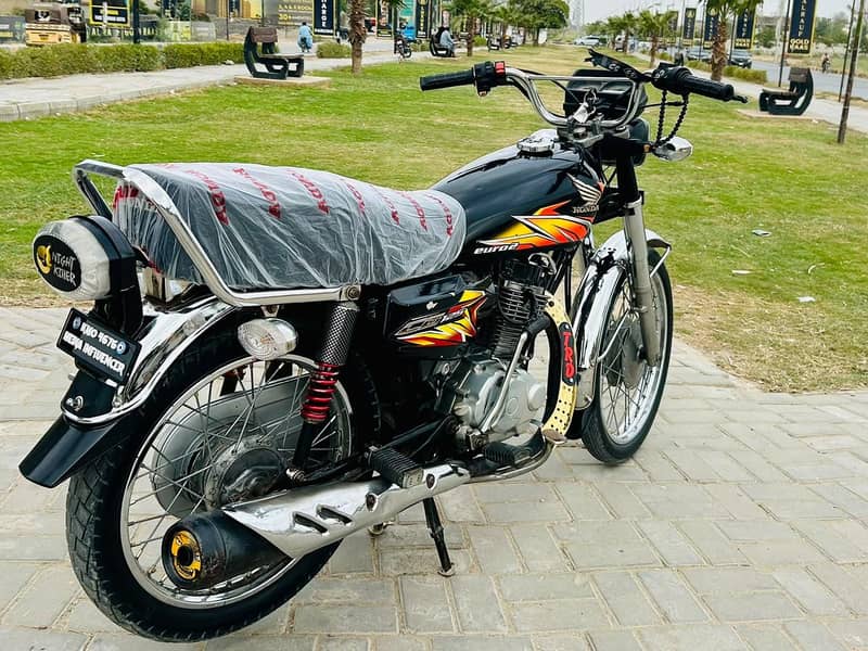 unique 125 3