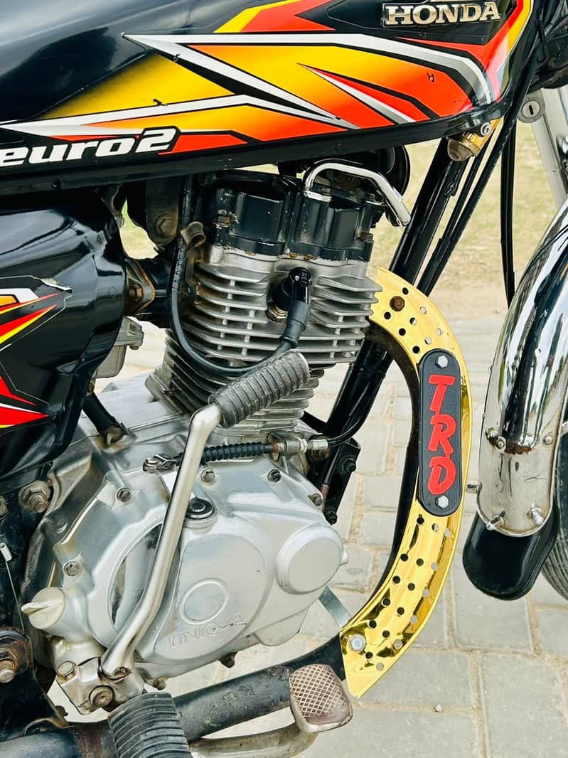 unique 125 7