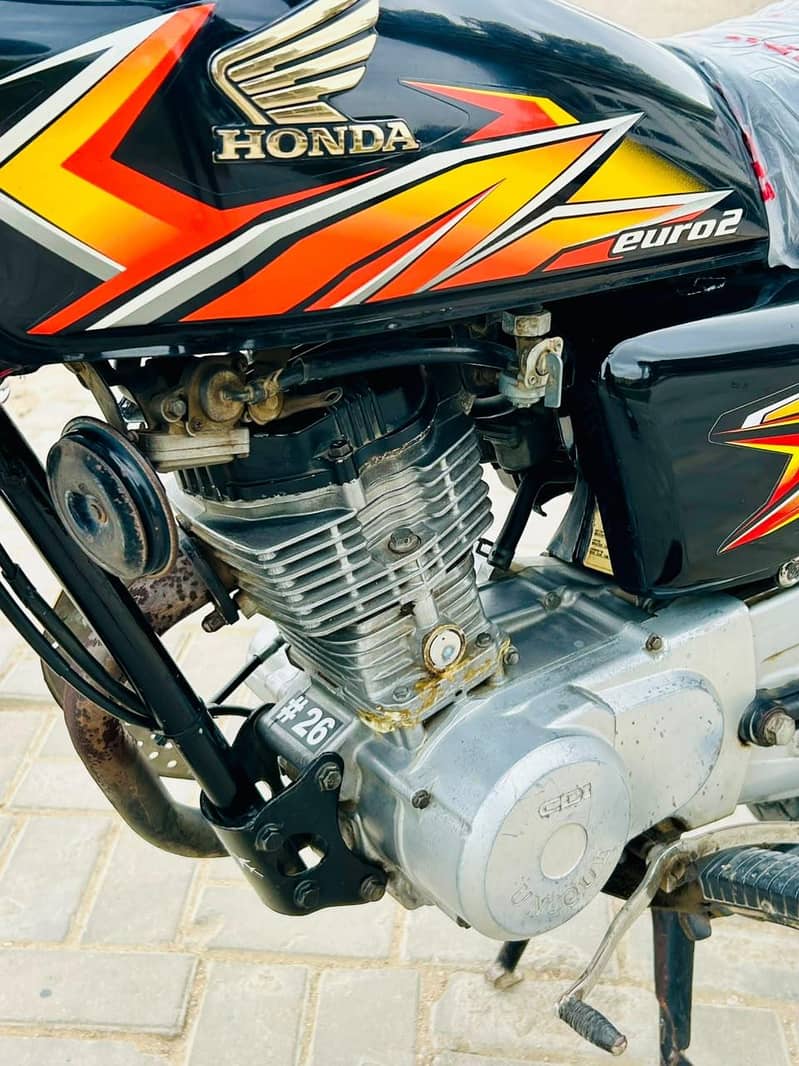 unique 125 8
