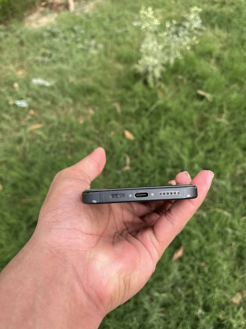 iPhone 16 Pro Max 3