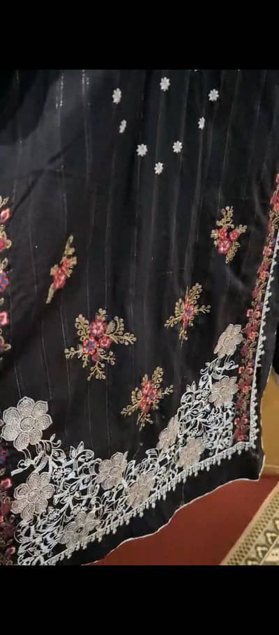 Embroiderd lawn 3pc with a beautiful chiffon dubta