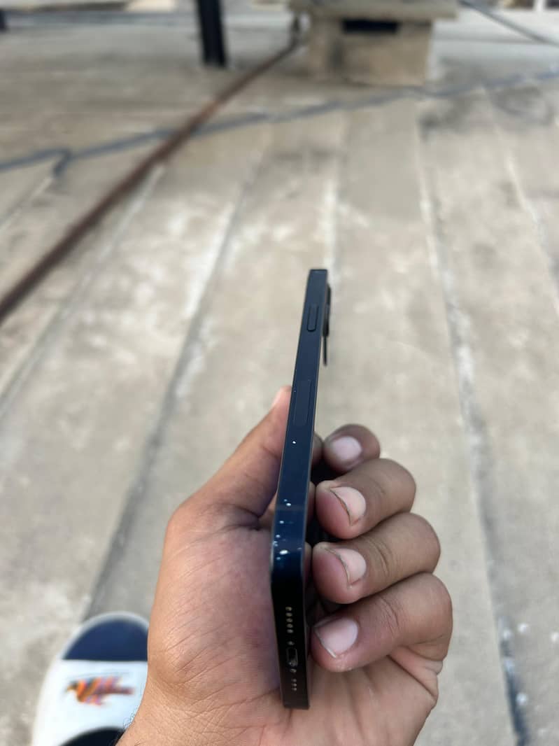 Apple iPhone 12 2