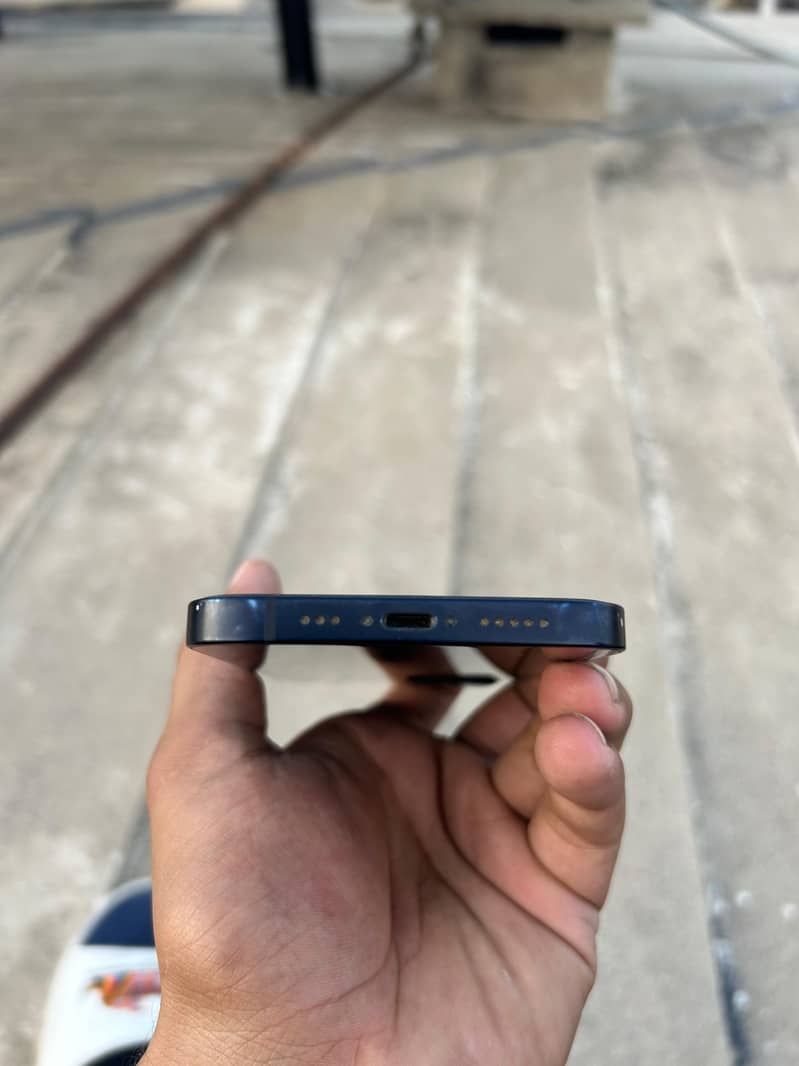 Apple iPhone 12 5