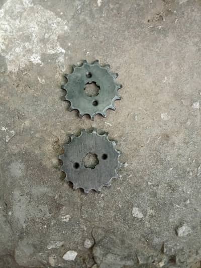 16 teeth and 15 teeth front sprocket for cd 70