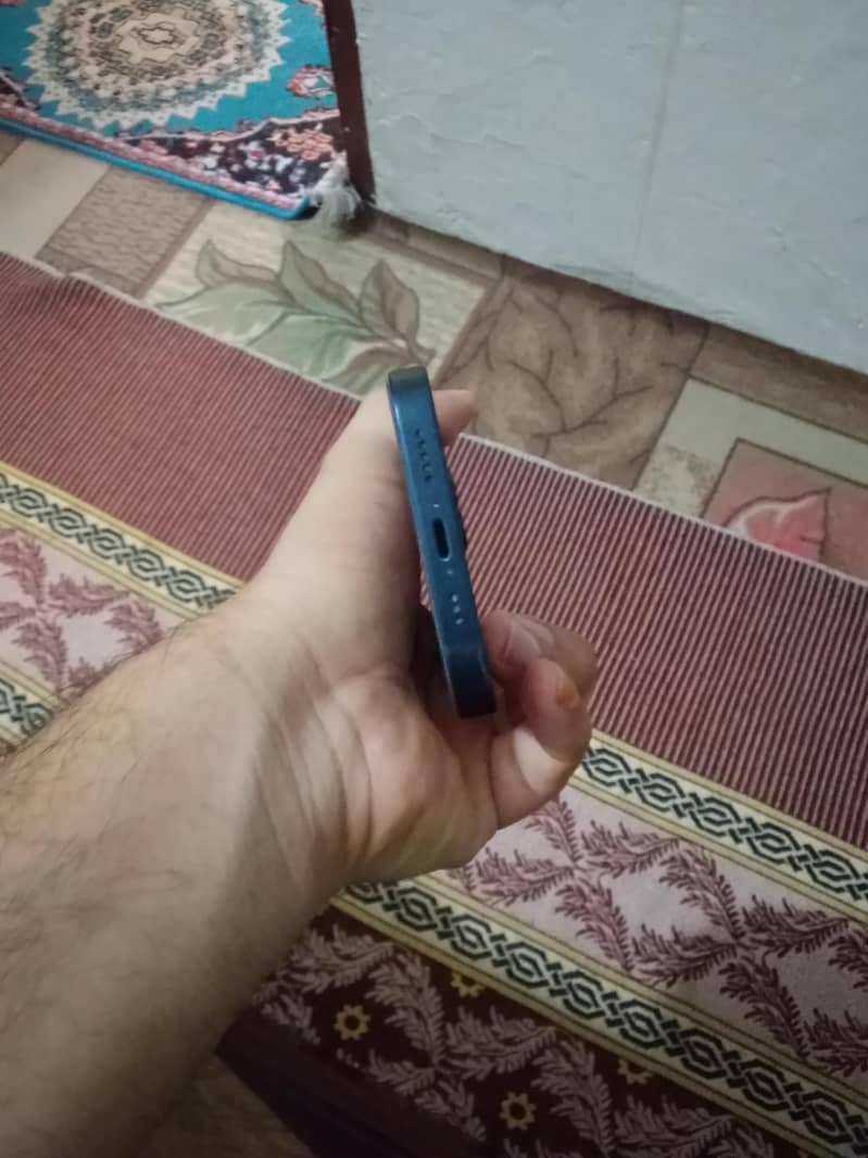 Apple iPhone 14 4