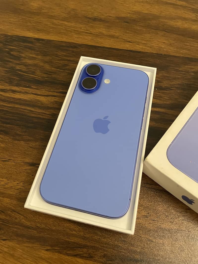 Apple iPhone 16 0