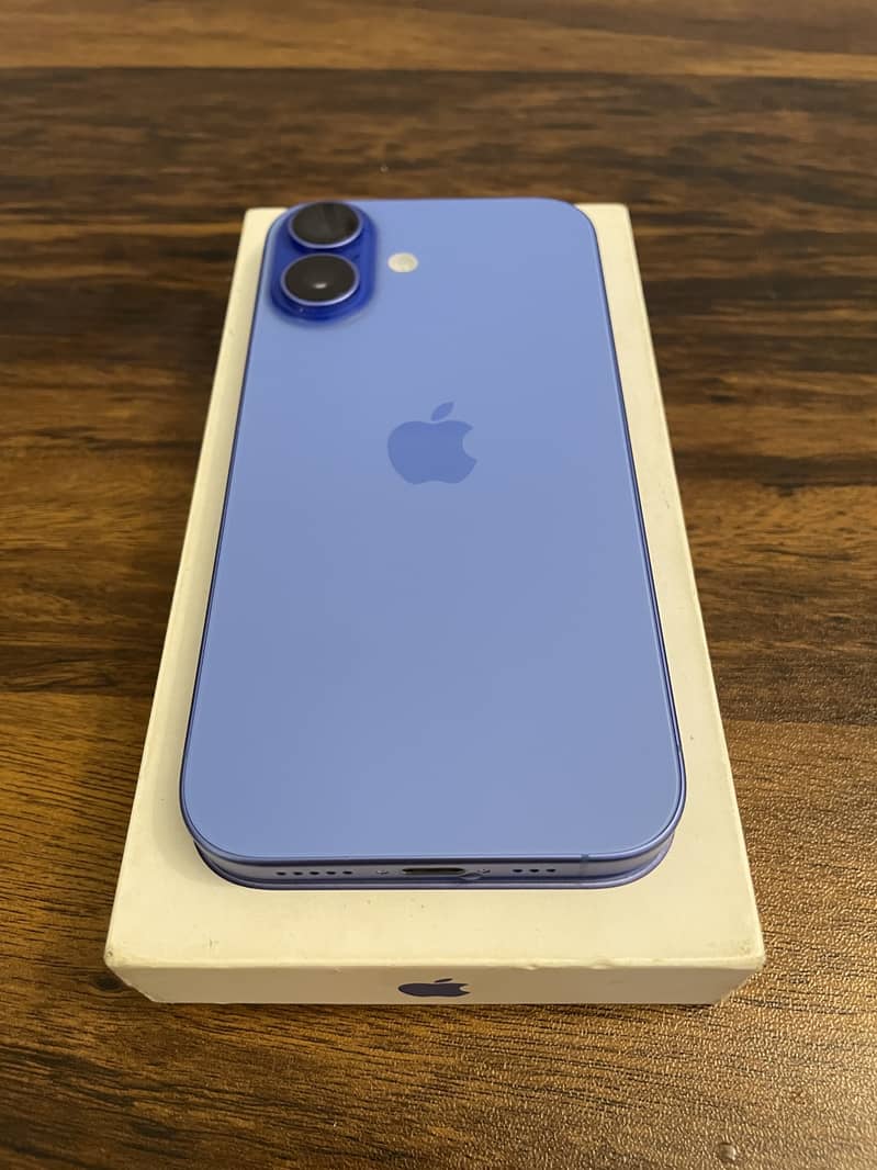 Apple iPhone 16 2