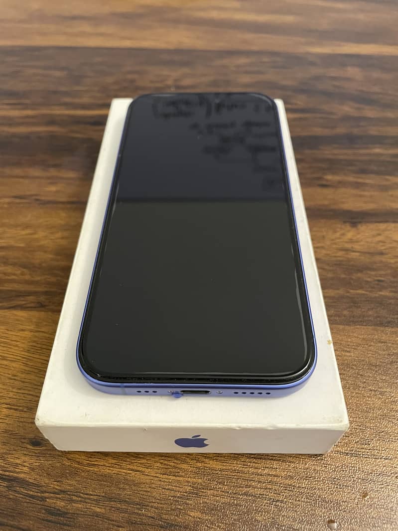Apple iPhone 16 3