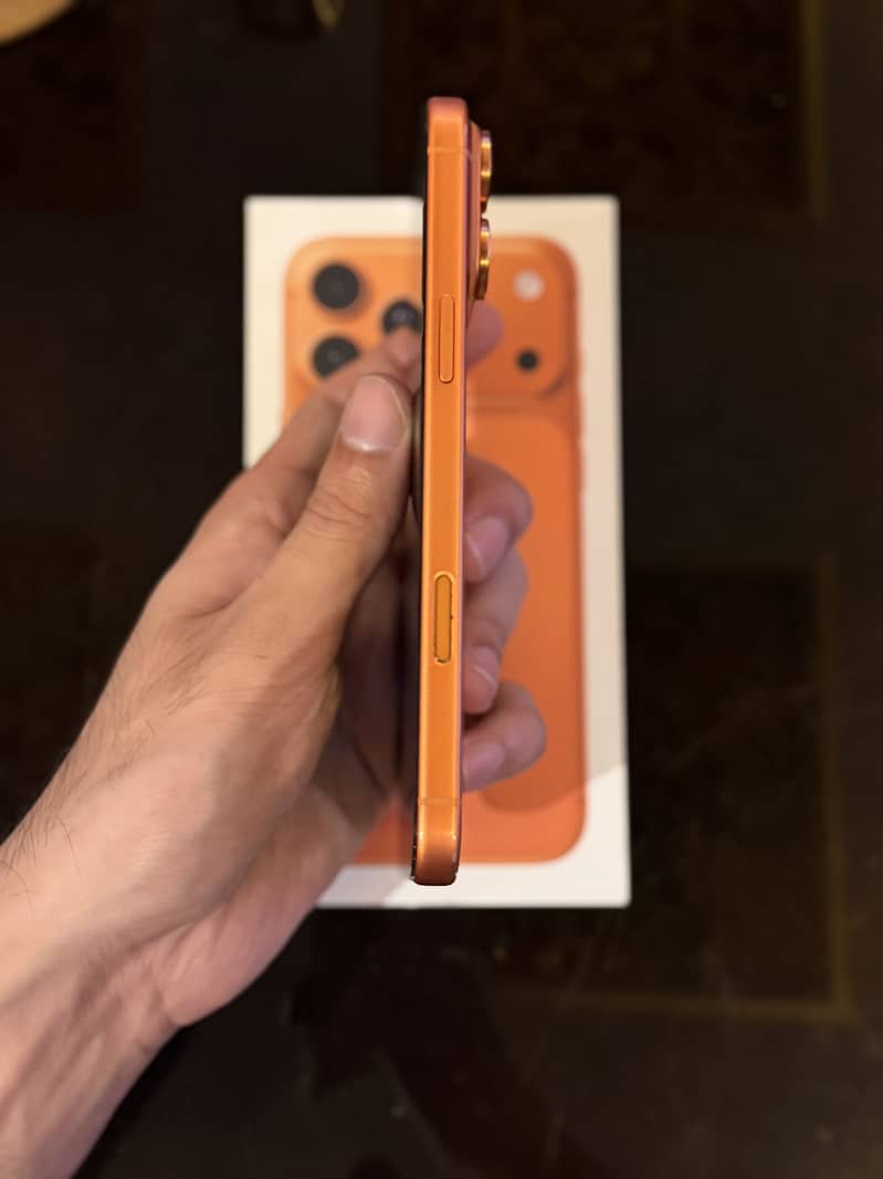Apple iPhone 17 Pro Max 5