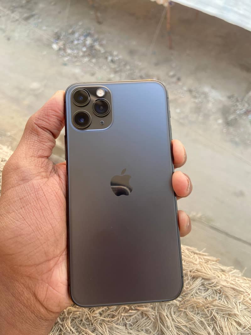 Apple iPhone 11 Pro 1