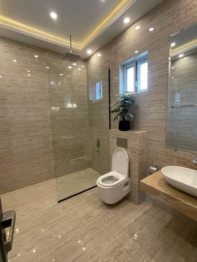 10 MARLA DESIGNER HOUSE FOR SALE