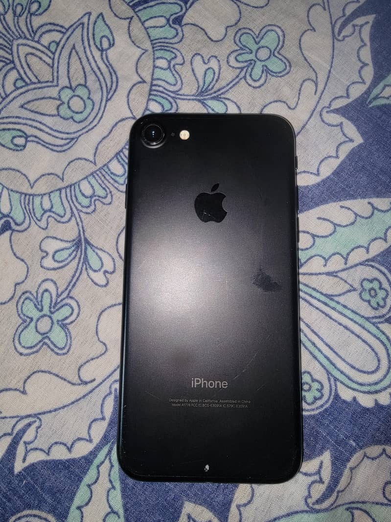 Apple iPhone 7 1