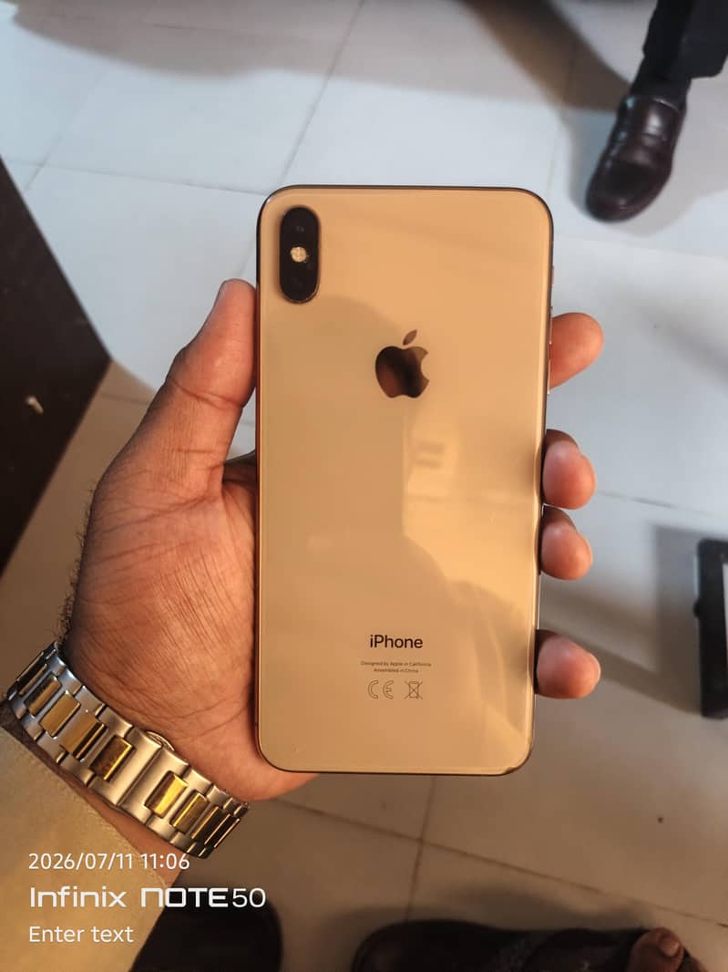 Apple iPhone XS Max 1