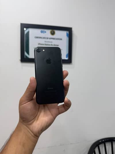 iPhone 7 - 128 - Pta Approved