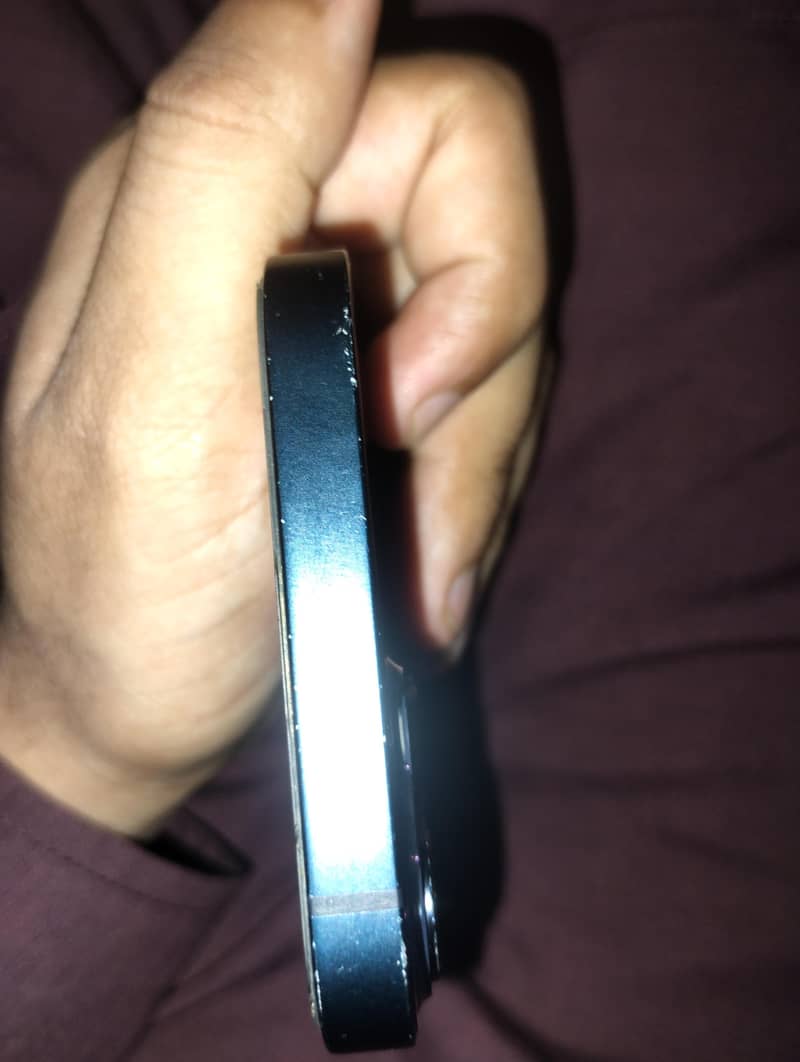 Apple iPhone 13 2