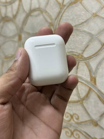 Apple airpods orignal  10/9 condition