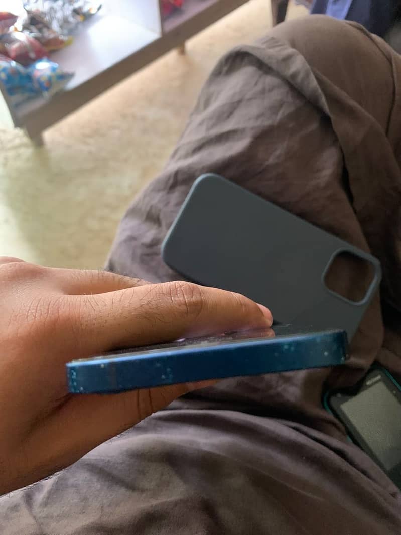 Apple iPhone 12 5