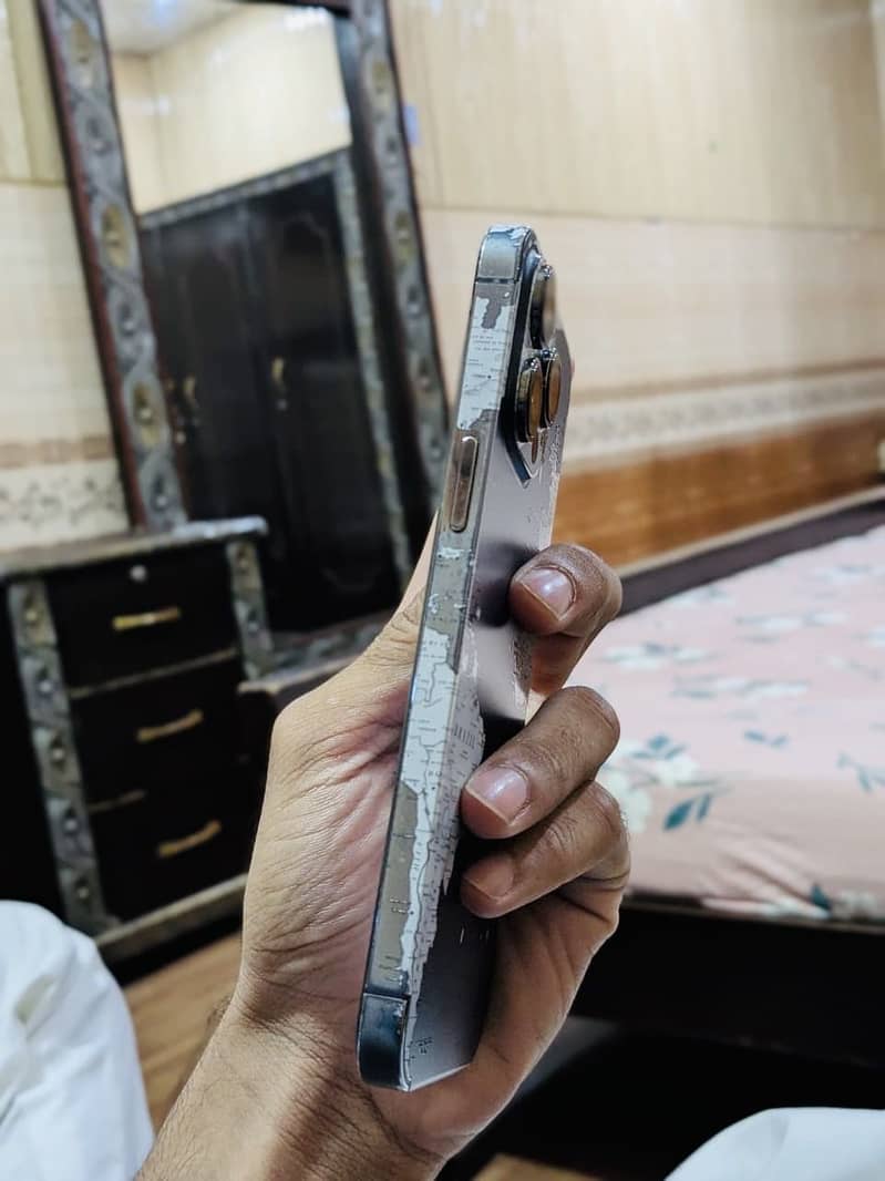 Apple iPhone 14 Pro Max 2