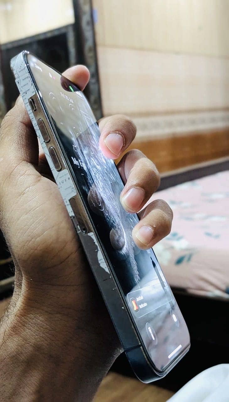 Apple iPhone 14 Pro Max 4